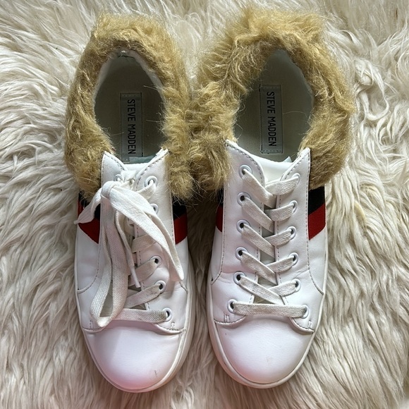 Steve madden white striped faux fur trim casual sneaker low top women’s 7.5 - Picture 3 of 9